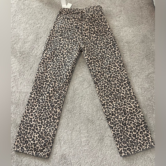 Abercrombie & Fitch Denim - NWT! Abercrombie & Fitch Beige and Black Leopard Print Jeans